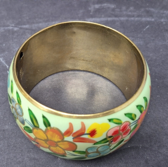 Vintage Enamel Hand Painted Floral Pattern Brass Bangle With Heart Cut Out - Picture 5 of 7